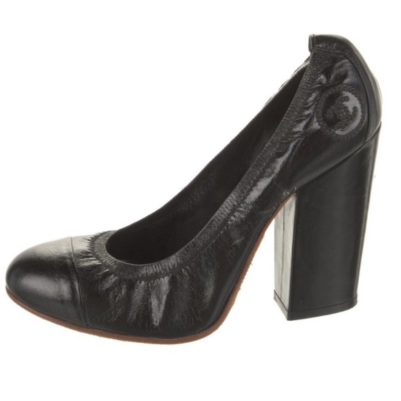 CHANEL Shoes - Chanel Interlocking C Logo Pumps